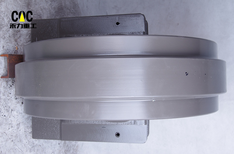 China supplier of Earth-moving machinery parts DH500 DH550 DX480 DX520 front idler for excavator