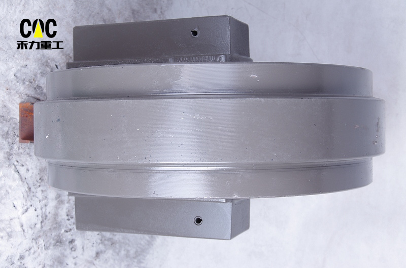 Chinese Professional Idler For Excavator - Wholesale High Quality Factory Price PC200 PC300-1 E320 E200 E200b Roller Rear Idler Excavator Front Idler – Heli detail pictures
