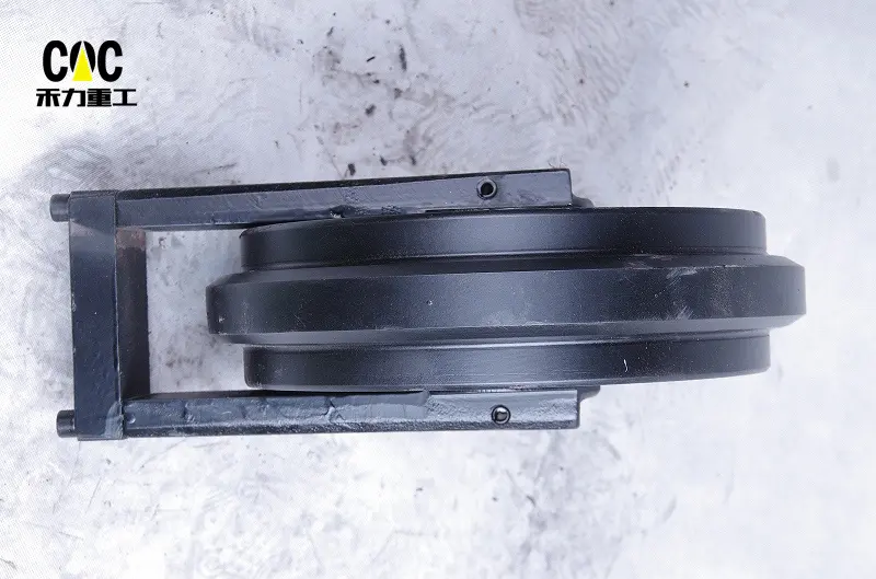 Wholesale Idler On Excavator - Excavator spare parts low price idler roller for bob cat e305 track idler for excavator – Heli detail pictures
